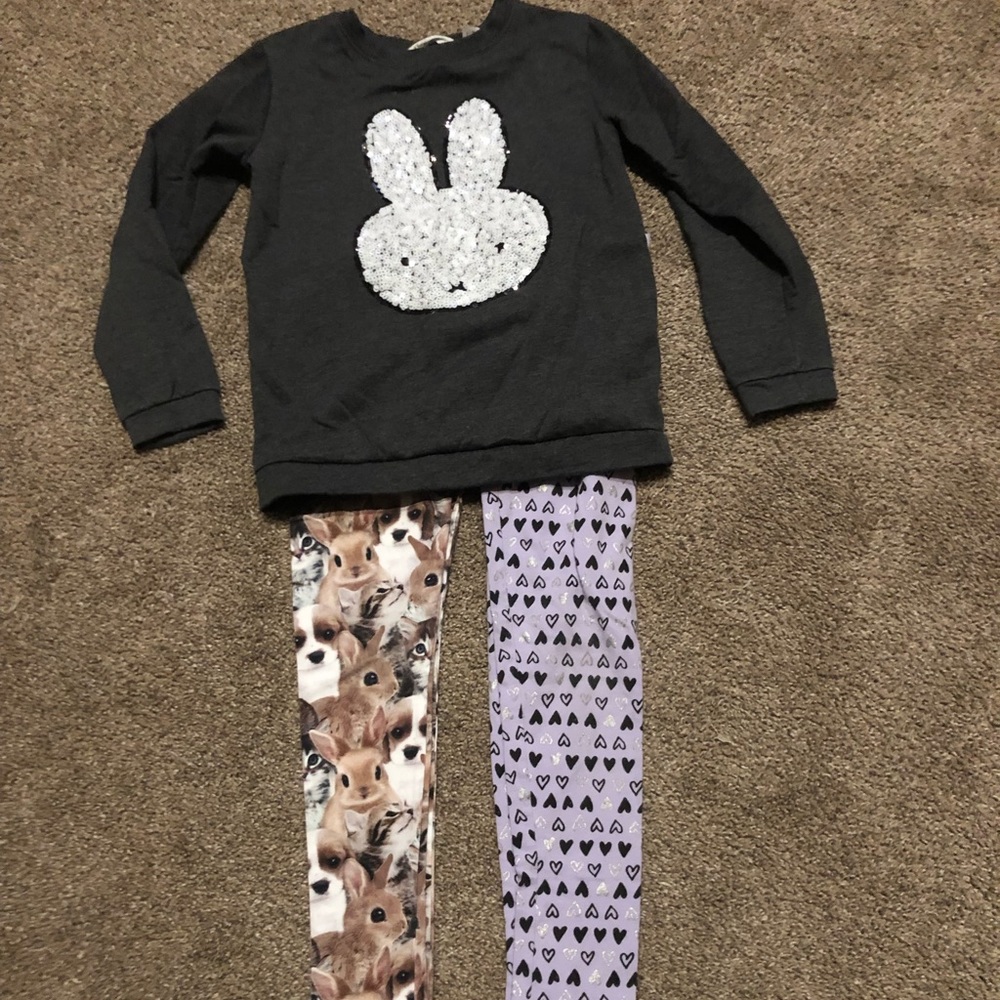 Lot of leggings and bunny sweatshirt!
